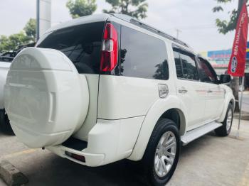 Ford Everest 2.5L AT 2013. Màu trắng. Biển Tp.HCM